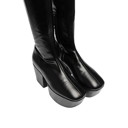 Prada Bota Alta de Piel de Becerro Negra