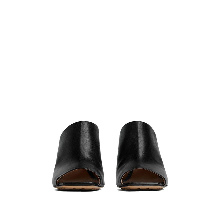 Mules Bottega Veneta de piel de cordero negra