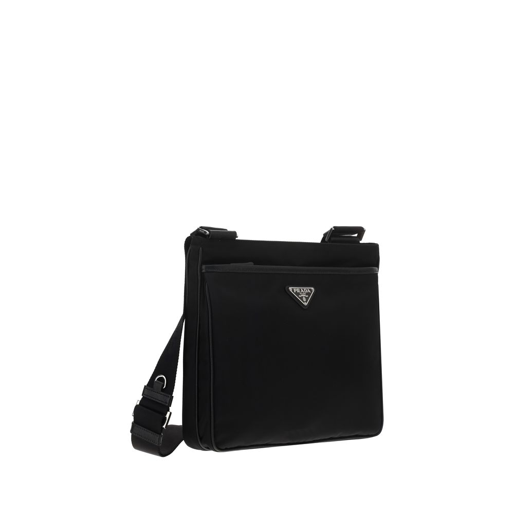 Bolso de hombro Prada de nailon negro