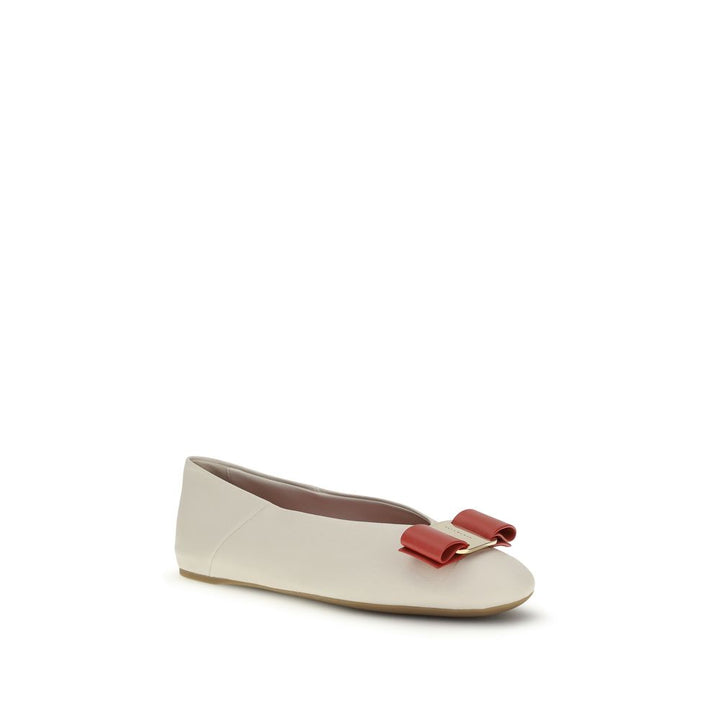 Bailarinas Ferragamo de piel de becerro blanca Bos Taurus