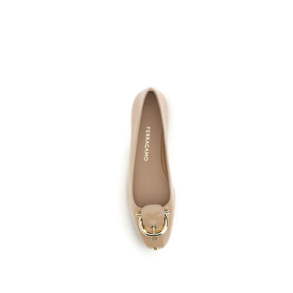 Bailarinas Ferragamo de piel de becerro beige Bos Taurus