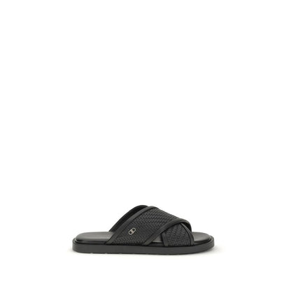 Sandalias planas Ferragamo de piel de becerro negra Bos Taurus