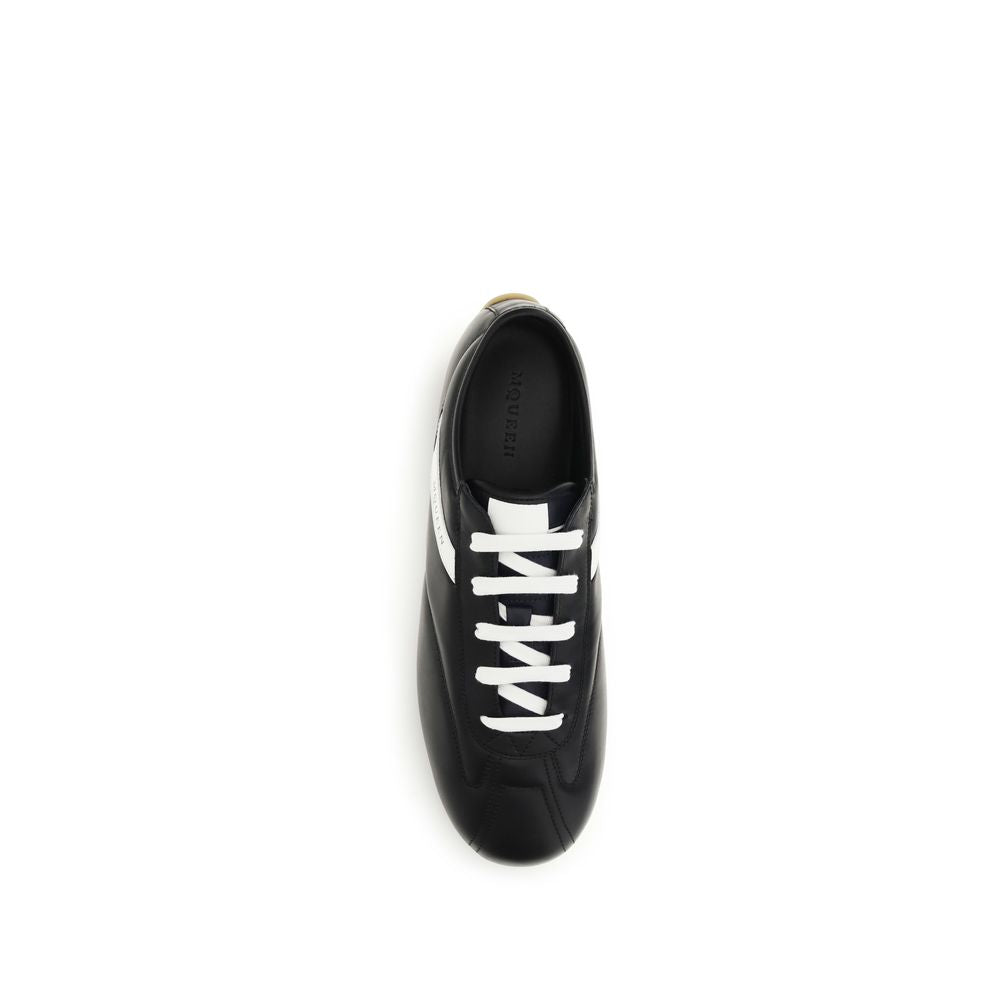 Baskets basses Alexander McQueen en cuir de veau noir Bos Taurus
