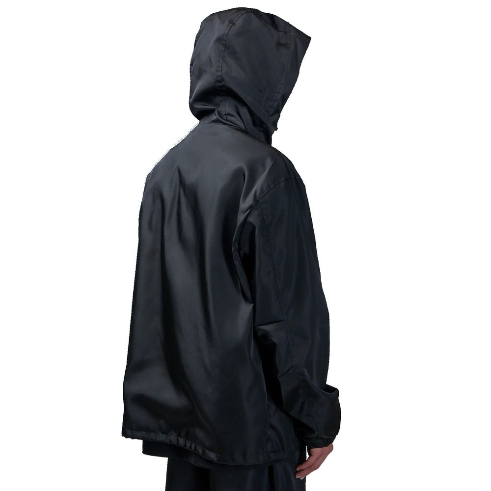 Chaqueta Givenchy negra de nailon