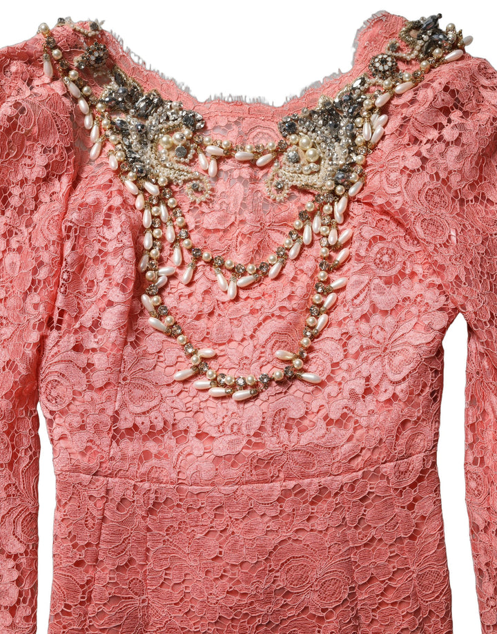 Vestido de gala Dolce & Gabbana de encaje rosa con cola de sirena y adornos