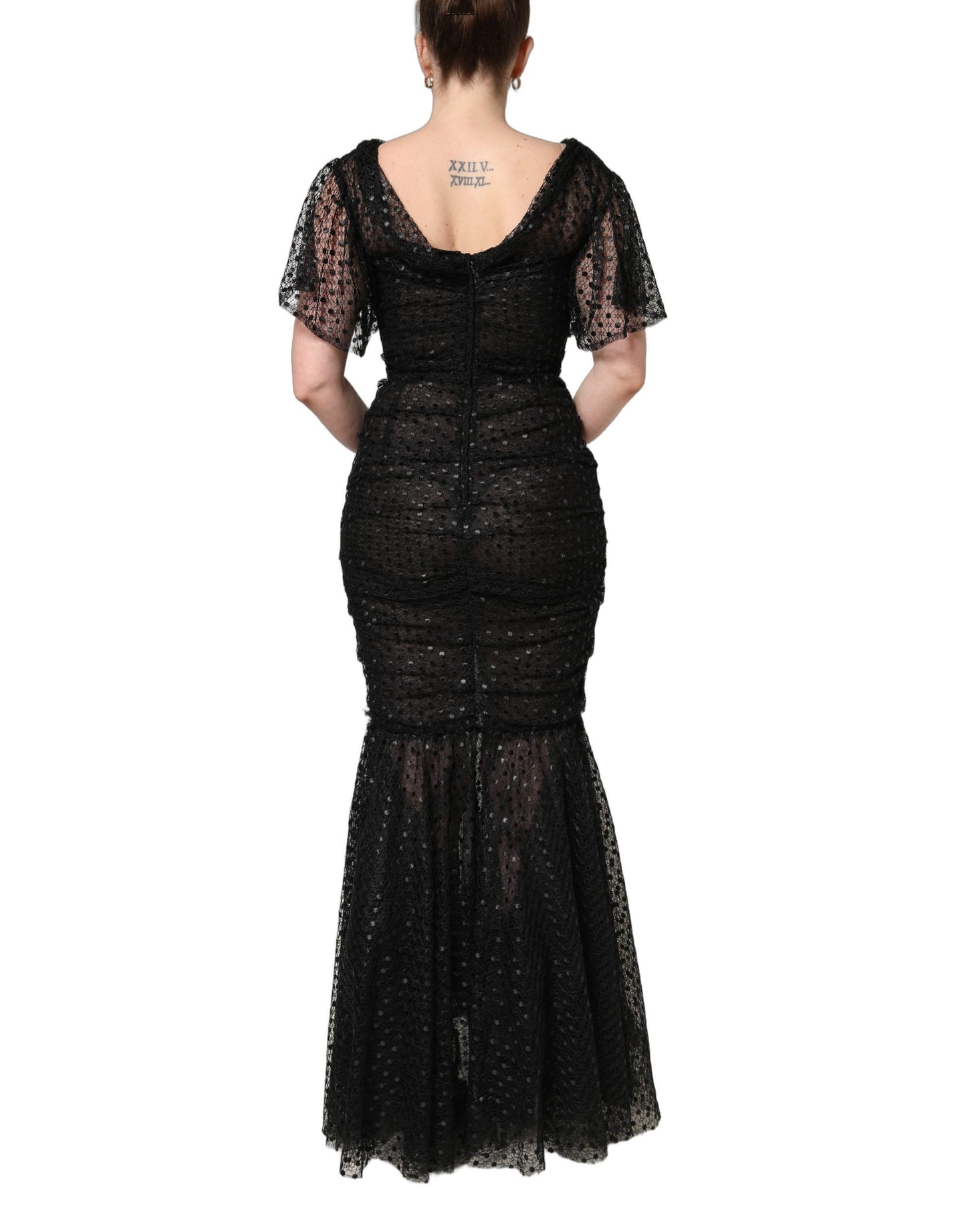 Vestido de noche largo con lentejuelas negras de Dolce & Gabbana, corte sirena
