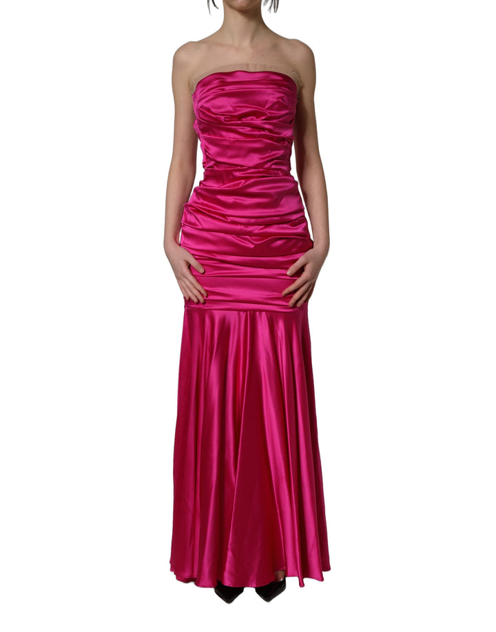 Vestido de noche sin tirantes de satén fruncido rosa intenso de Dolce & Gabbana
