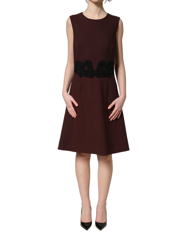 Vestido sin mangas de encaje color granate hasta la rodilla de Dolce & Gabbana