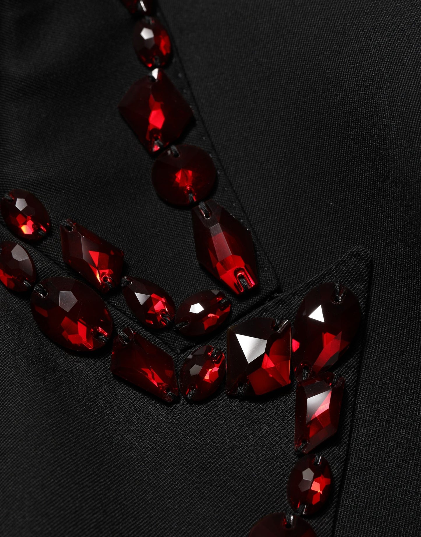 Traje de 2 piezas Dolce & Gabbana negro con adornos de cristal