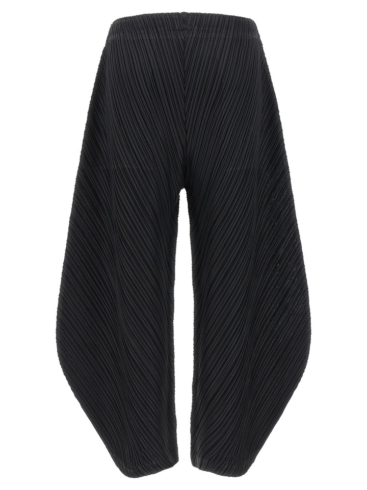 PLEATS PLEASE ISSEY MIYAKE Black Polyester Casual Pants