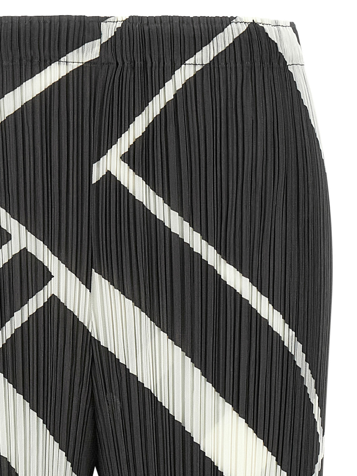 PLEATS PLEASE ISSEY MIYAKE Gray Polyester Casual Pants
