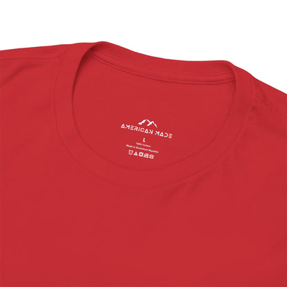 Hecho en Estados Unidos | Camiseta de aviación "Remove Before Flight" | Camiseta con gráfico de etiqueta de piloto