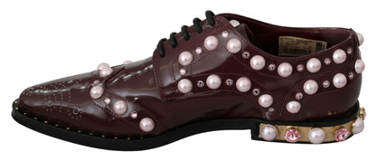 Zapatos de vestir Dolce & Gabbana de cuero burdeos con perlas de cristal