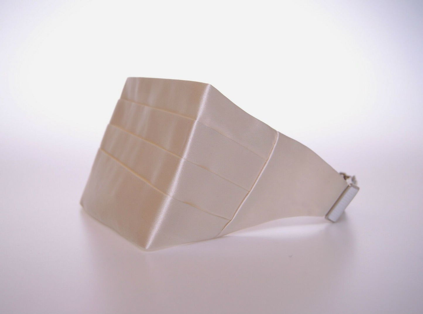 Ceinture de smoking Dolce & Gabbana blanche avec ceinture de smoking plissée