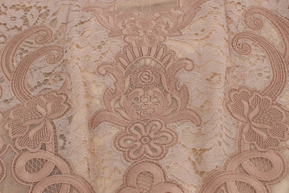 Robe Dolce & Gabbana en soie rose avec dentelle Ricamo