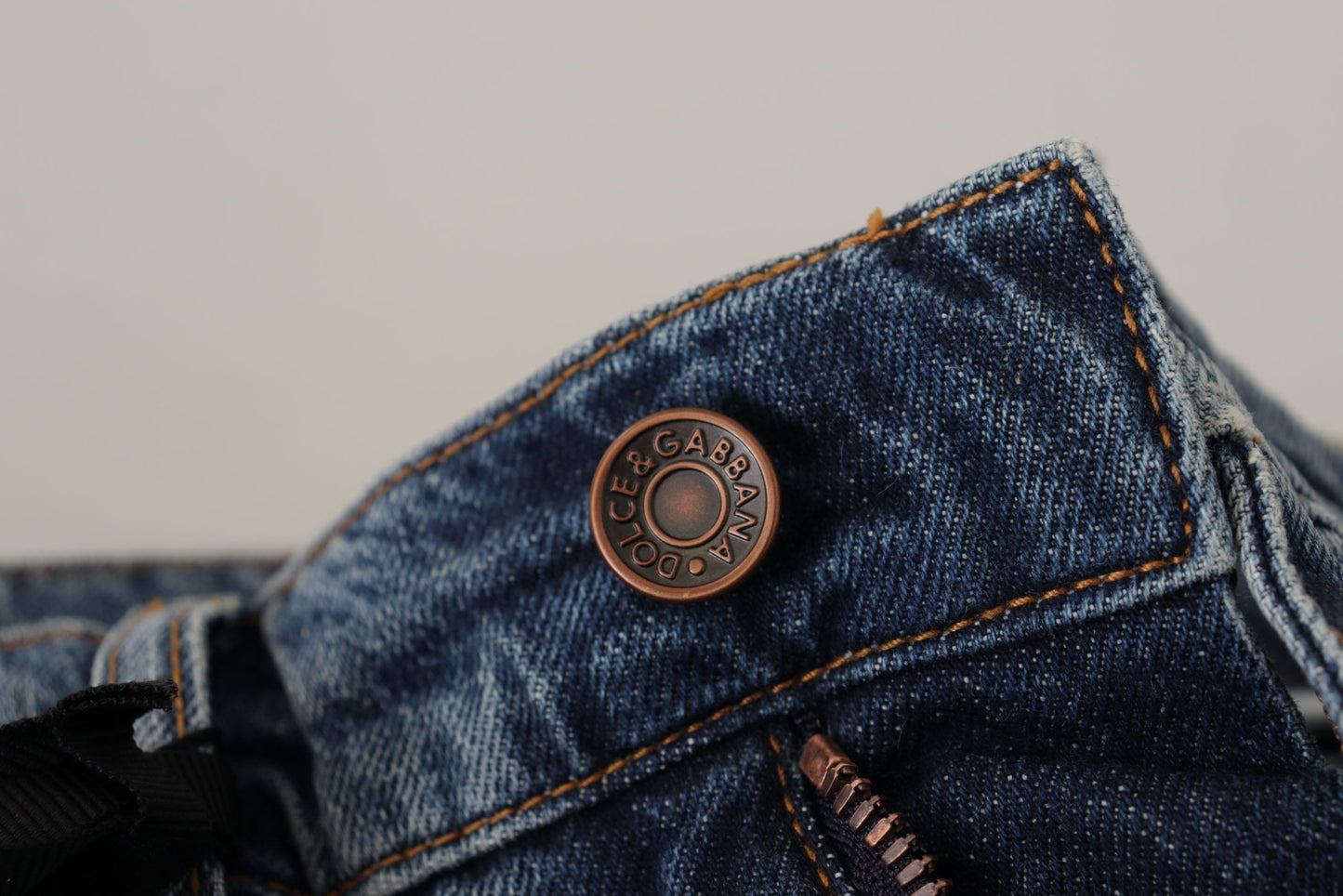 Jeans Dolce & Gabbana de mezclilla azul con logo de corazón barroco