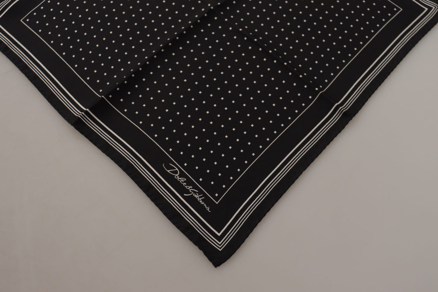 Pochette carrée Dolce & Gabbana noire à pois avec logo DG