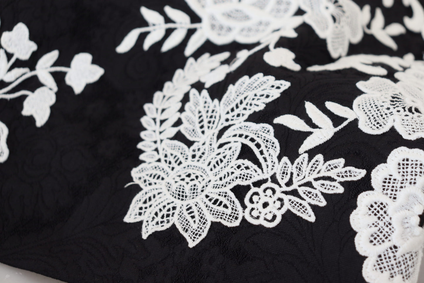Robe trapèze Dolce & Gabbana en dentelle noire à demi-manches