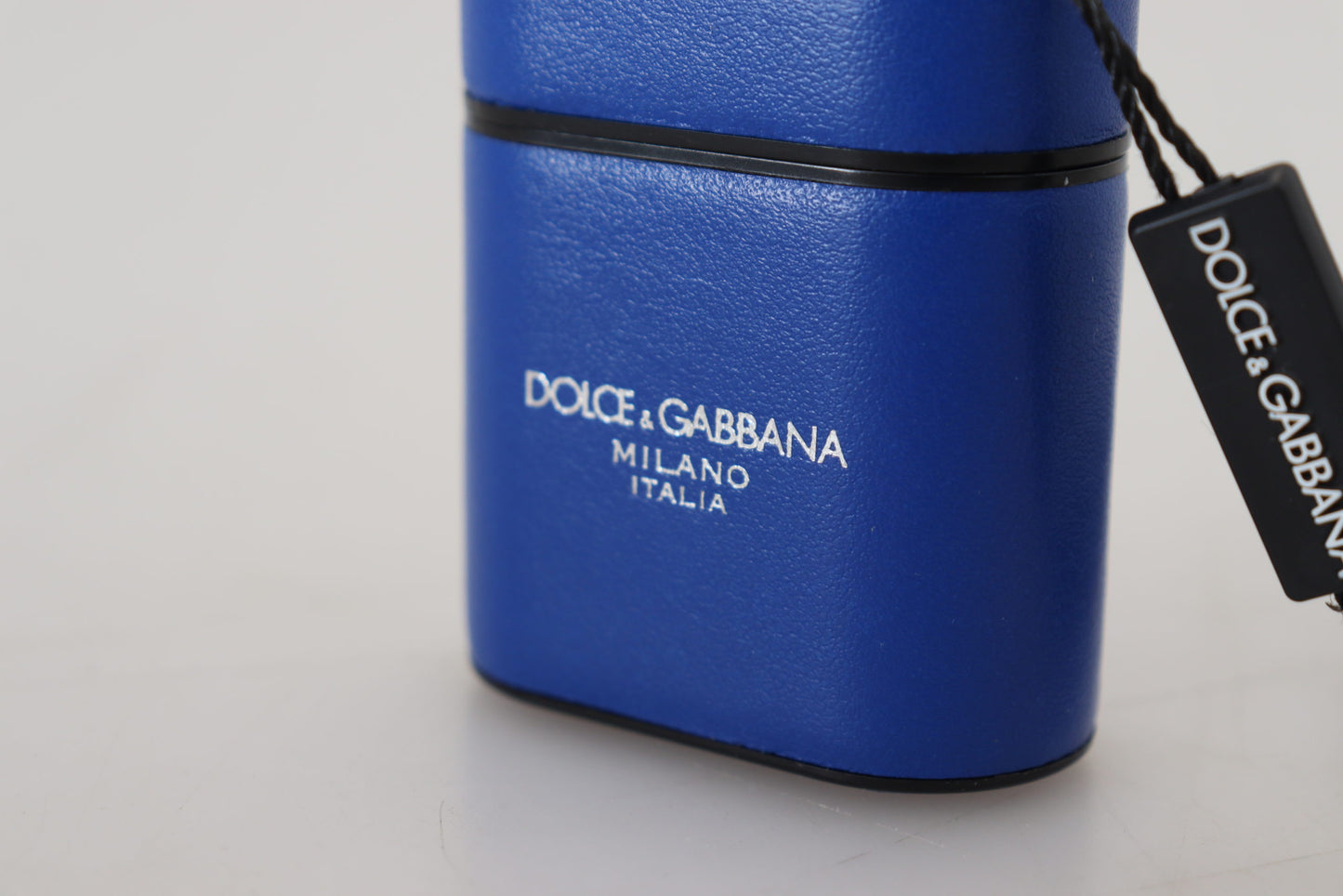 Étui Airpods Dolce & Gabbana en cuir bleu et logo en métal argenté
