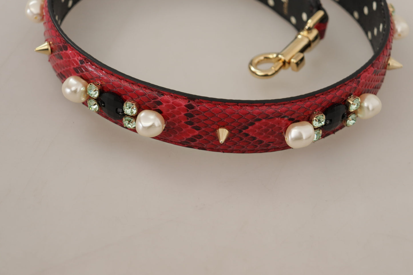 Bandolera reversible Dolce & Gabbana de piel de pitón roja con cristales