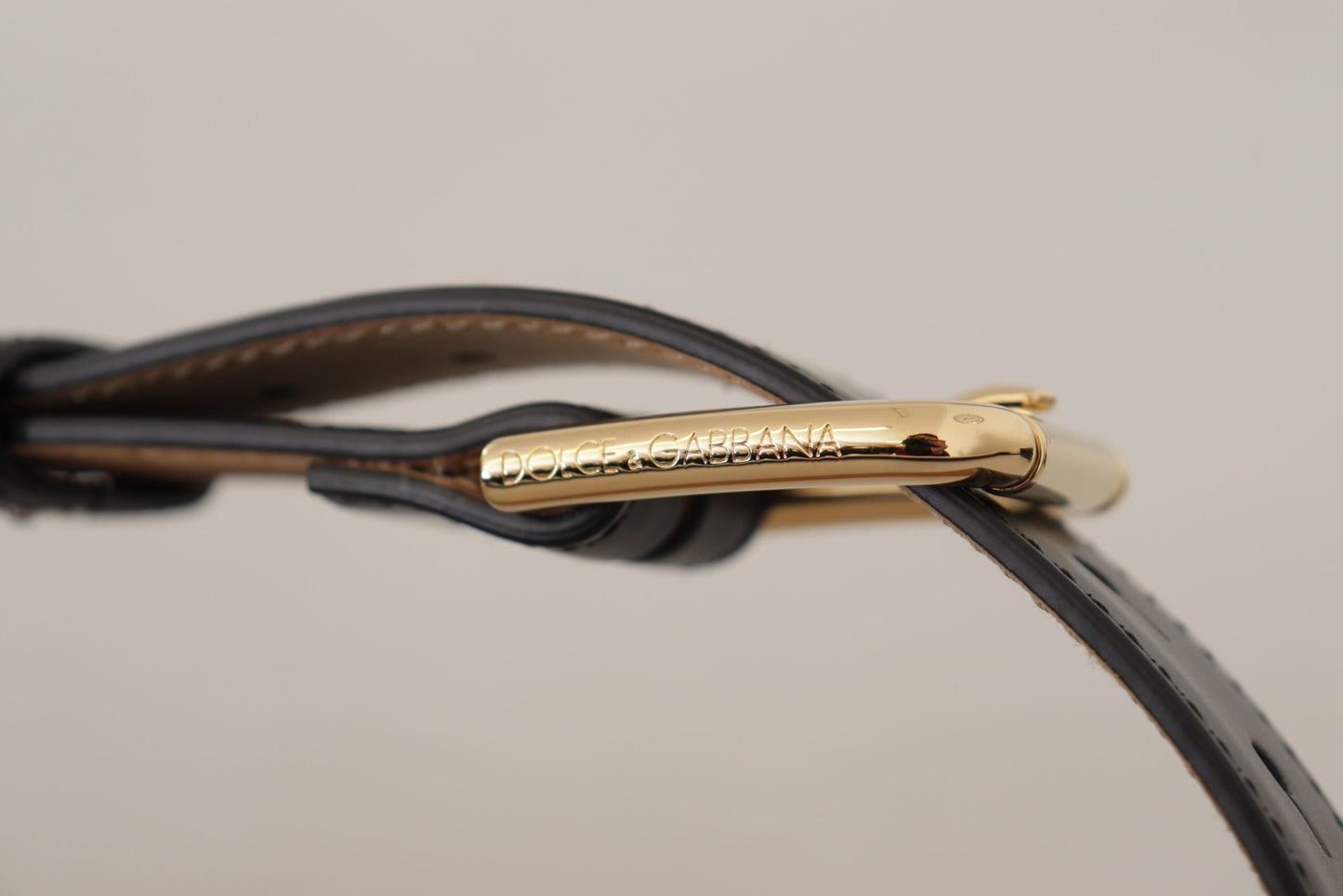 Ceinture classique Dolce & Gabbana en cuir noir uni avec boucle dorée à la taille