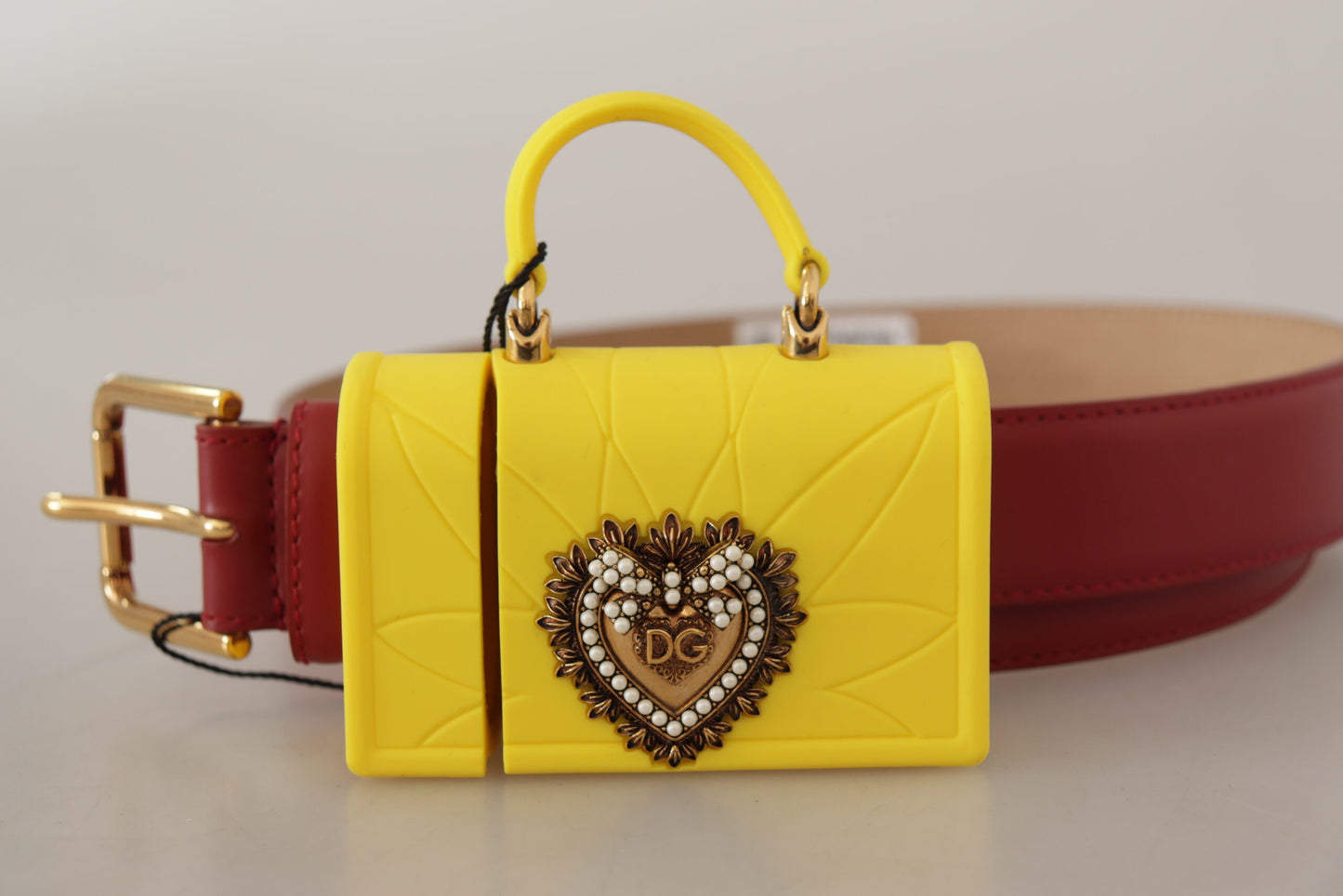 Ceinture Dolce & Gabbana en cuir rouge avec boucle cœur jaune DEVOTION