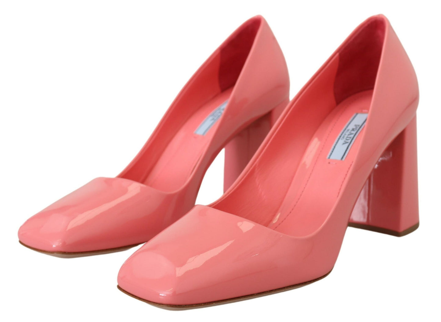 Zapatos de tacón clásico Prada de charol rosa
