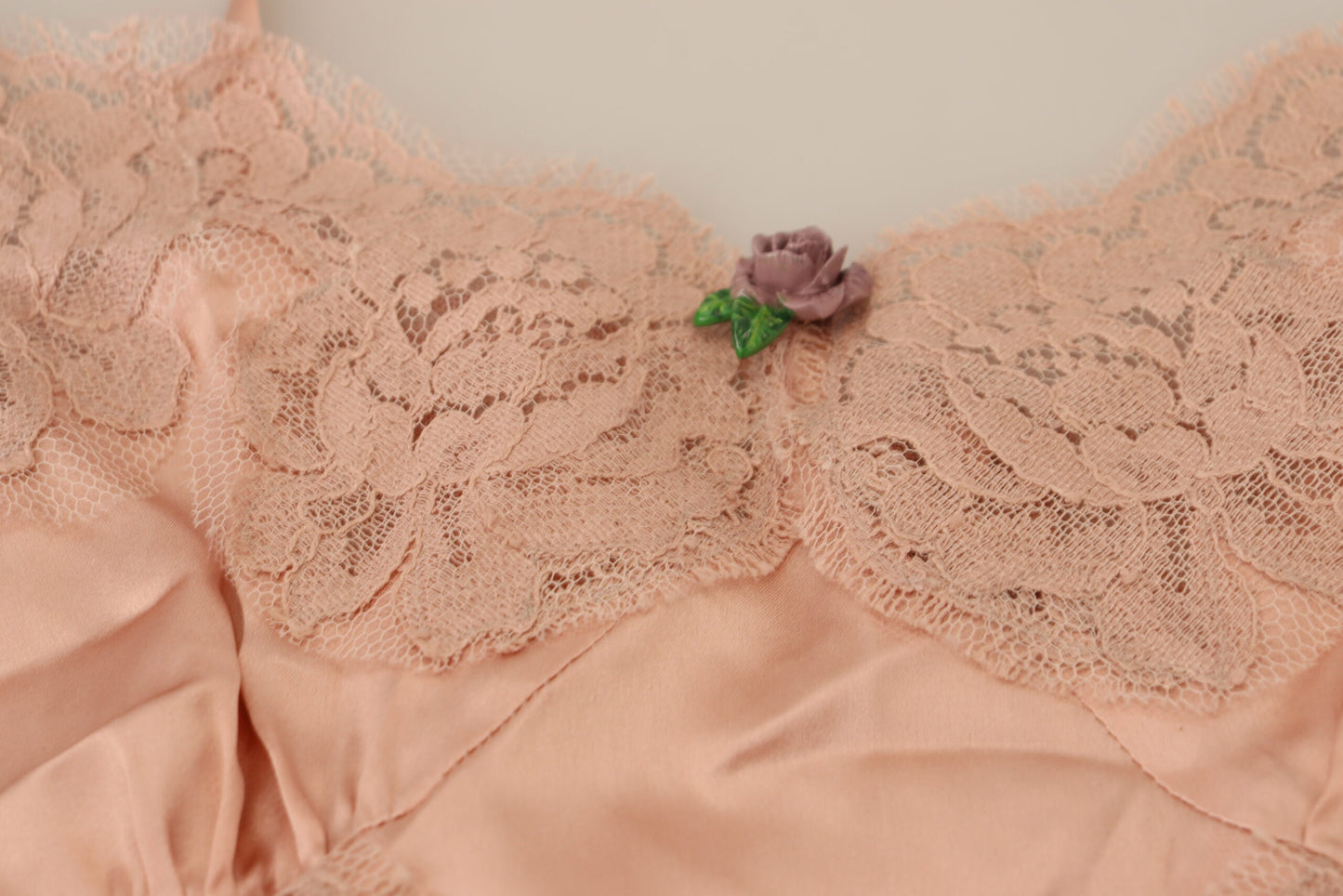 Caraco Dolce & Gabbana en satin rose avec dentelle et roses, lingerie