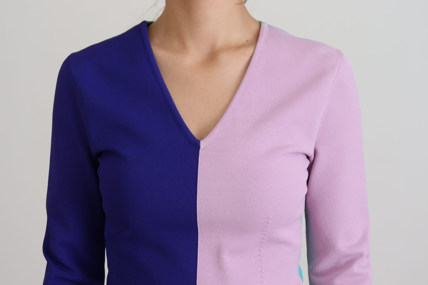 Pull Dolce & Gabbana en viscose à manches longues et col en V multicolore
