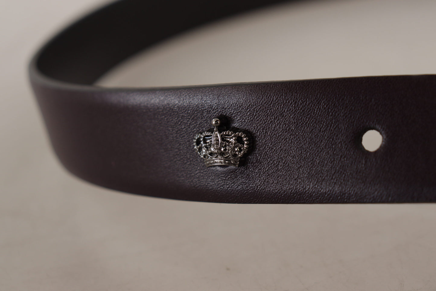 Ceinture Dolce & Gabbana en cuir violet foncé avec boucle en métal Borchia