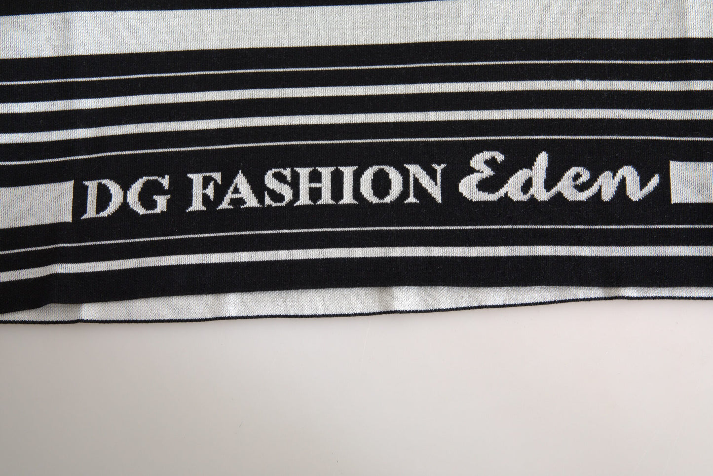 T-shirt Dolce & Gabbana en coton blanc avec col rond et motif DG Fashion