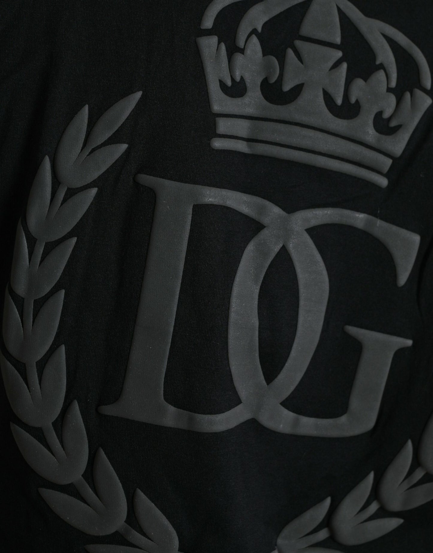 Camiseta Dolce & Gabbana Negra de Cuello Redondo y Manga Corta con Logotipo en Relieve
