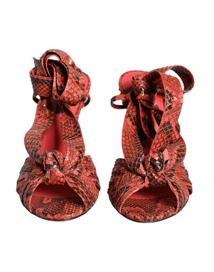 Sandalias de tacón Dolce & Gabbana de piel exótica de coral