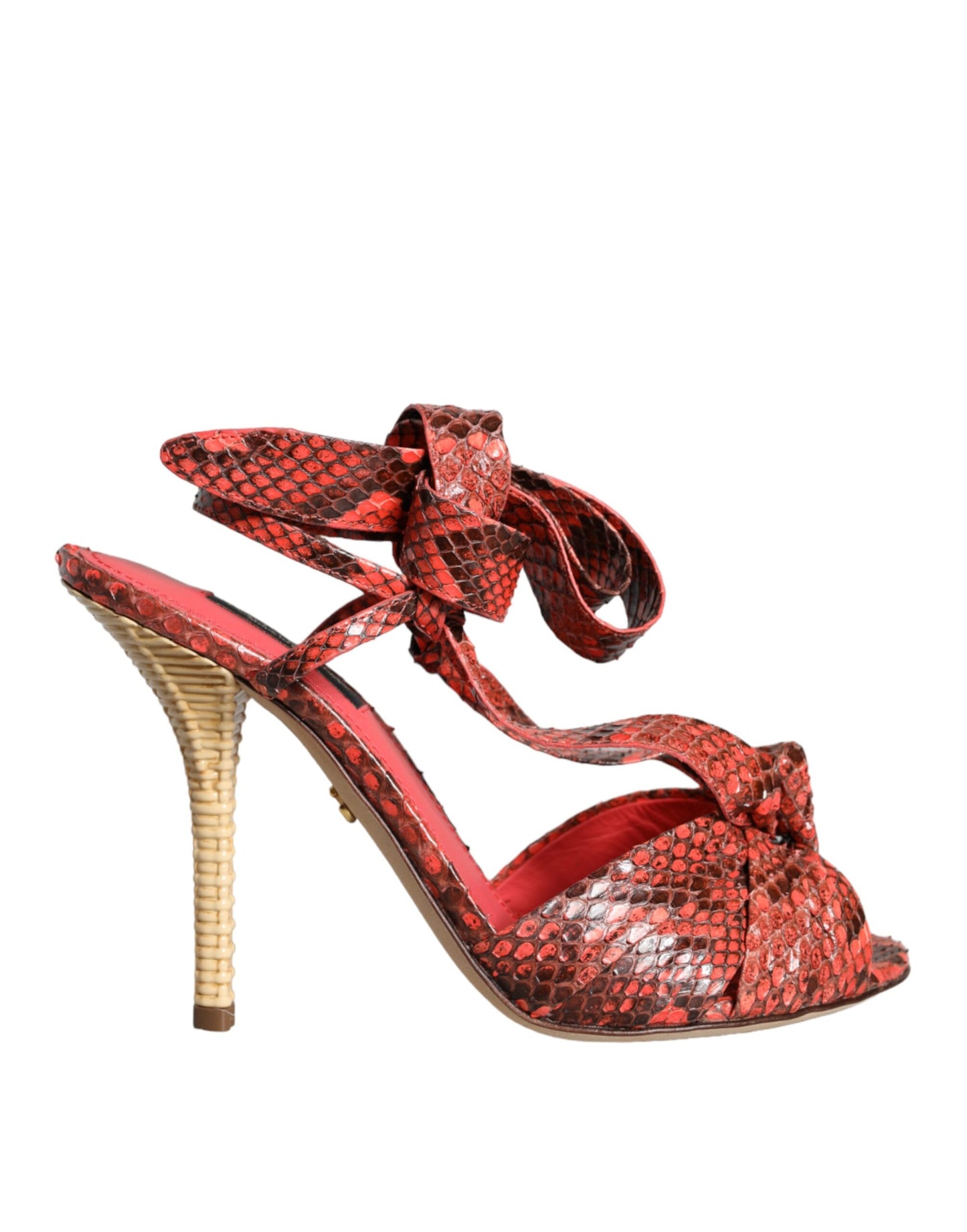Sandalias de tacón Dolce & Gabbana de piel exótica de coral