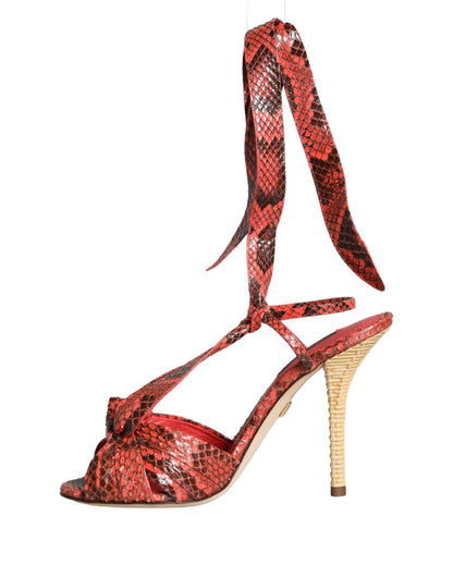 Sandalias de tacón Dolce & Gabbana de piel exótica de coral