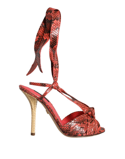 Sandalias de tacón Dolce & Gabbana de piel exótica de coral