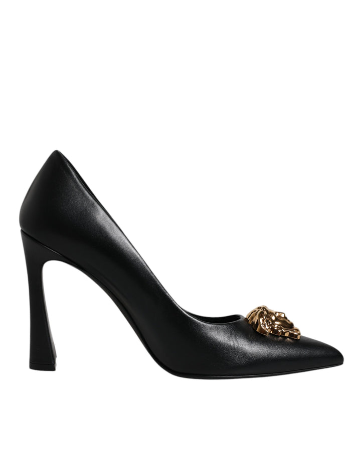 Escarpins noirs en cuir avec plaque logo Versace
