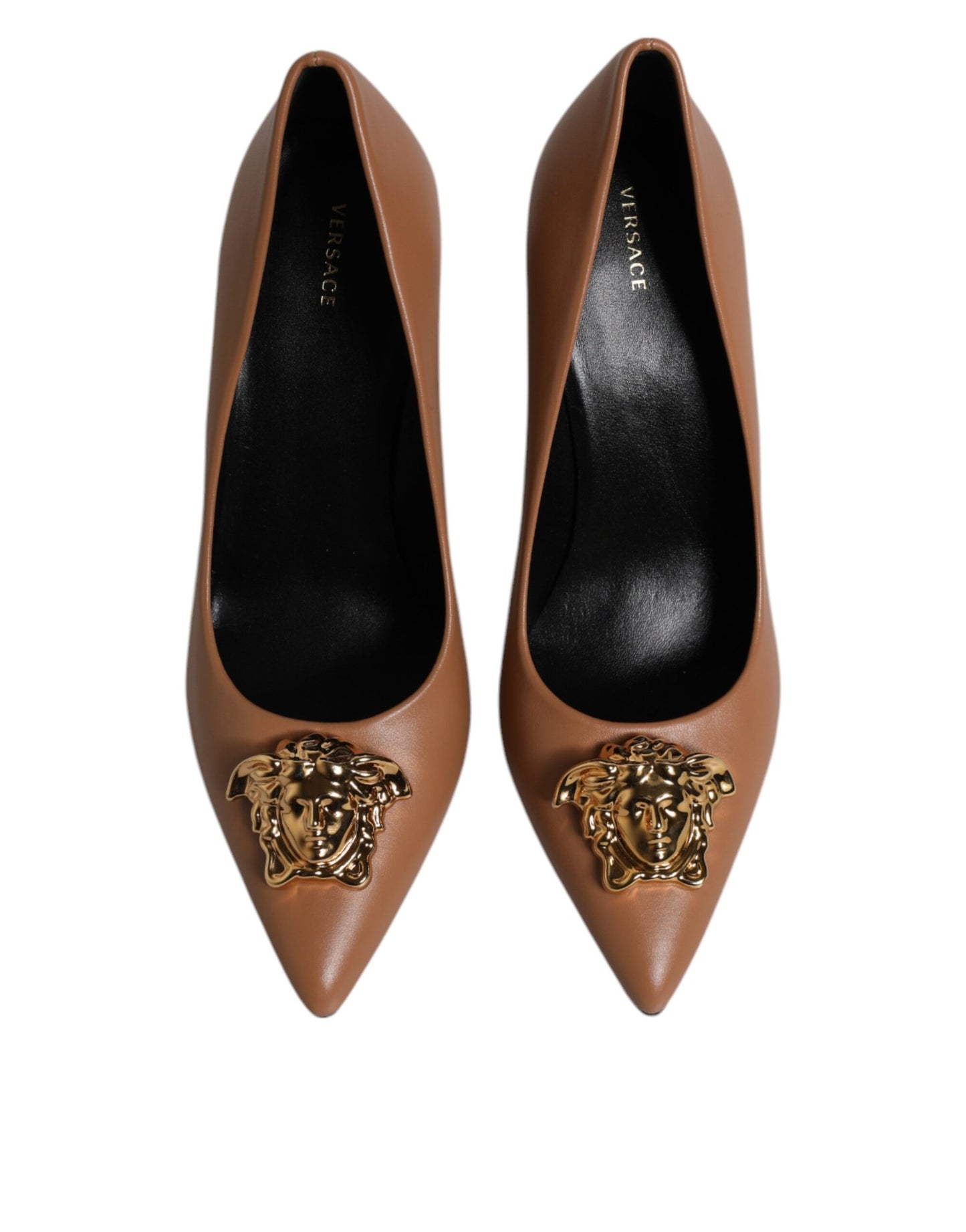 Chaussures à talons hauts en cuir marron avec plaque logo Versace