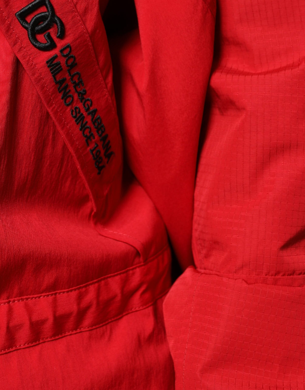 Chaqueta parka para hombre Dolce & Gabbana de nailon rojo con capucha y cremallera completa