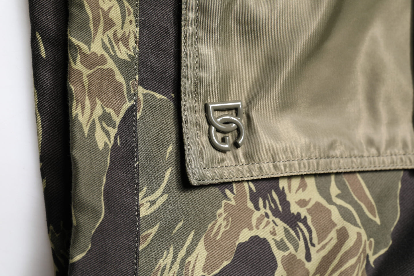 Dolce & Gabbana Cazadora bomber de algodón con estampado de camuflaje multicolor