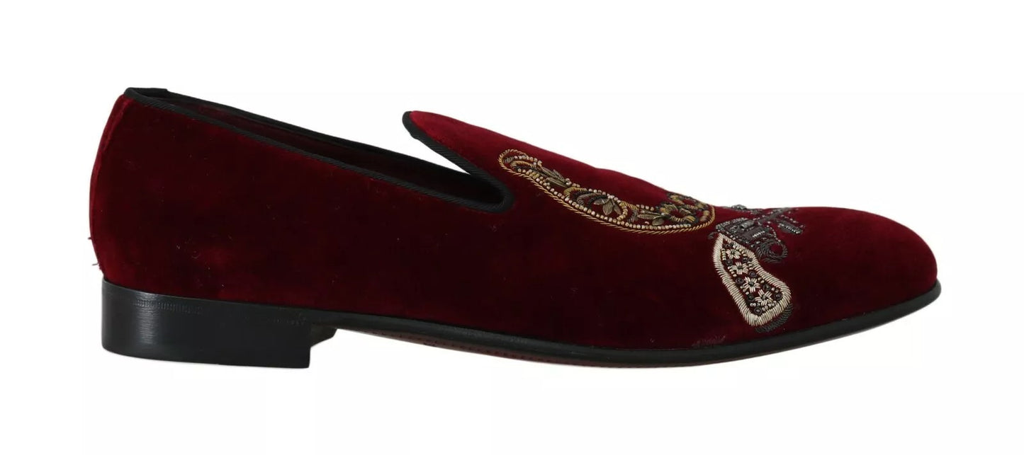 Mocassins Dolce & Gabbana en Velours Bordeaux Ornés d'un Fer à Cheval