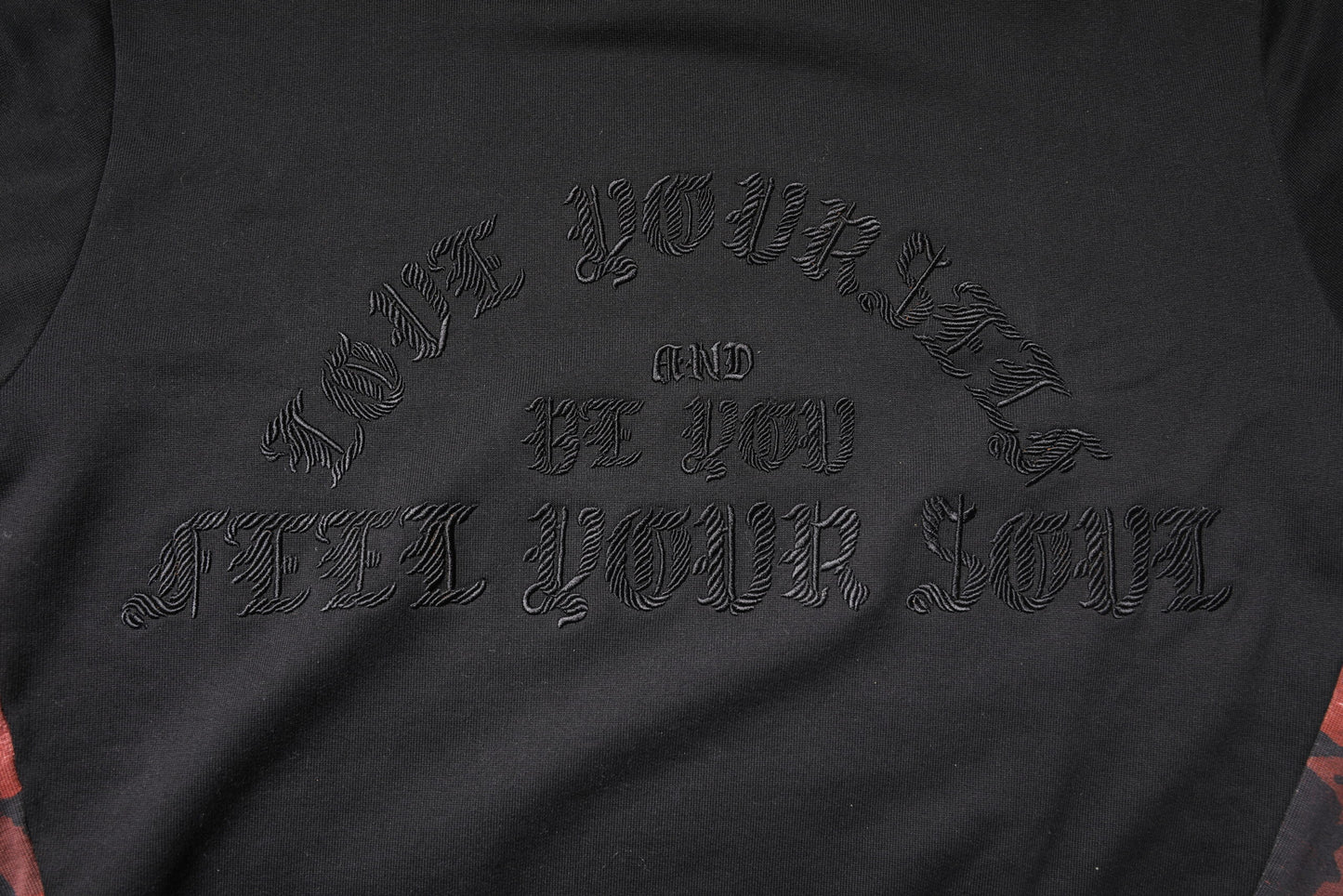 Pull Dolce & Gabbana noir à col rond et brodé