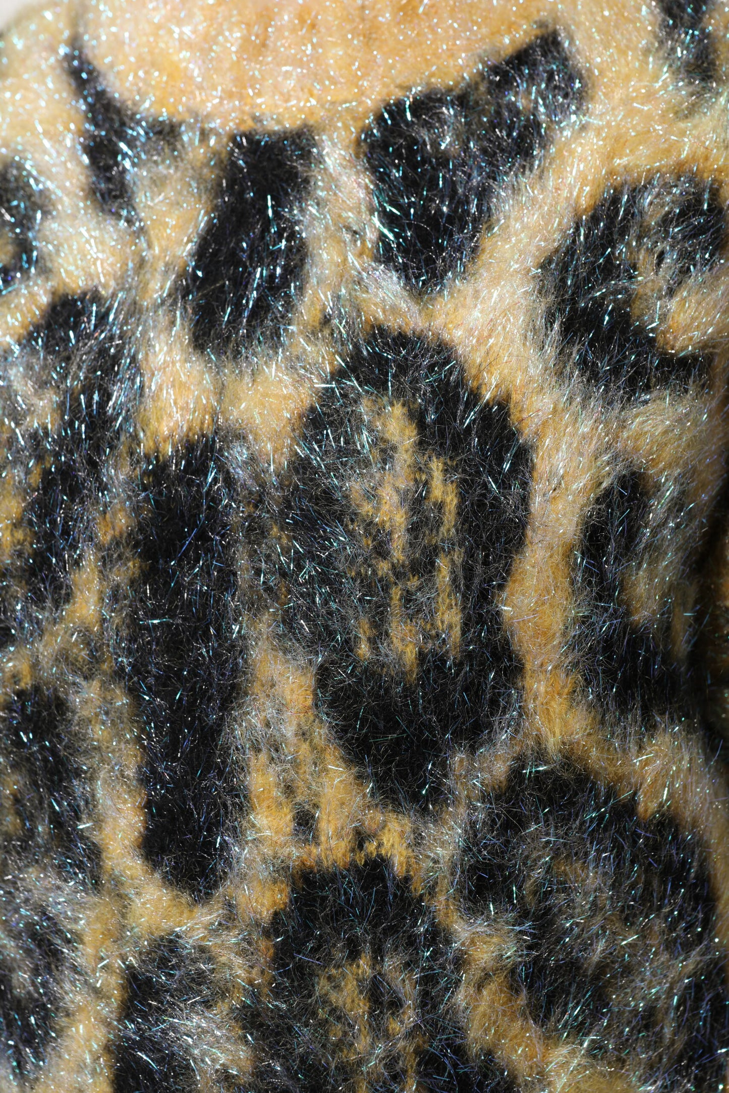 Suéter de cuello redondo de mohair con estampado de leopardo multicolor de Dolce & Gabbana