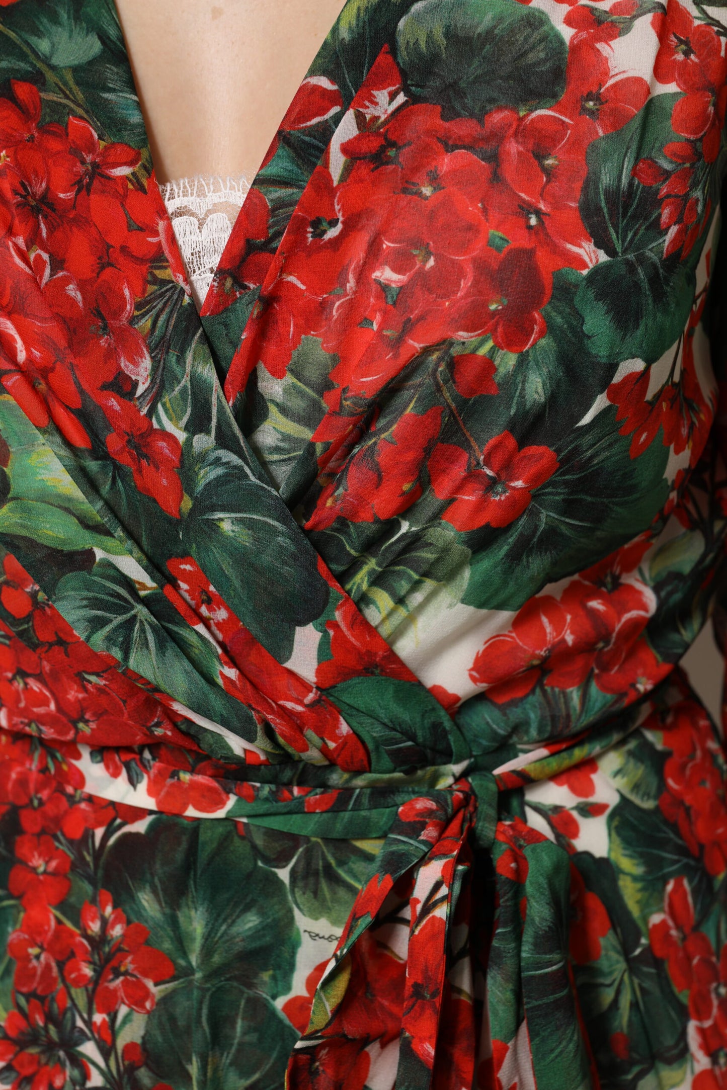 Robe longue Dolce & Gabbana à manches longues, col en V et imprimé floral multicolore