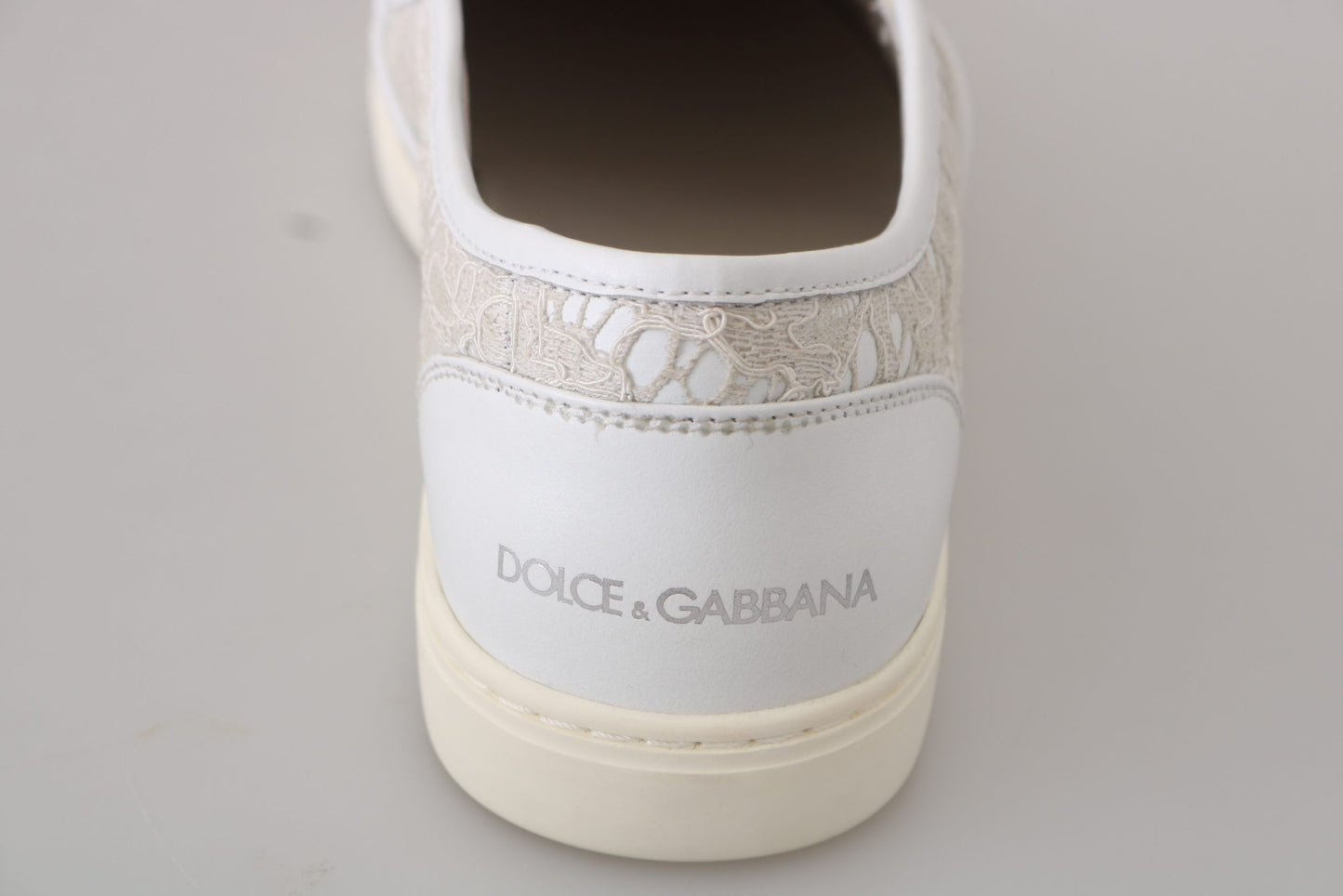 Chaussures Dolce & Gabbana Mocassins blancs en cuir et dentelle à enfiler