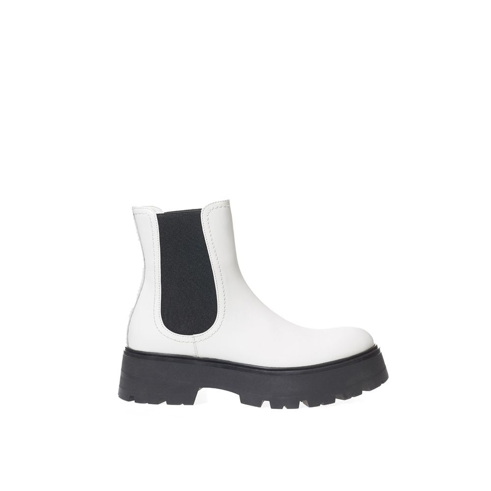 Botines Chelsea de cuero blanco y negro de Alexander McQueen