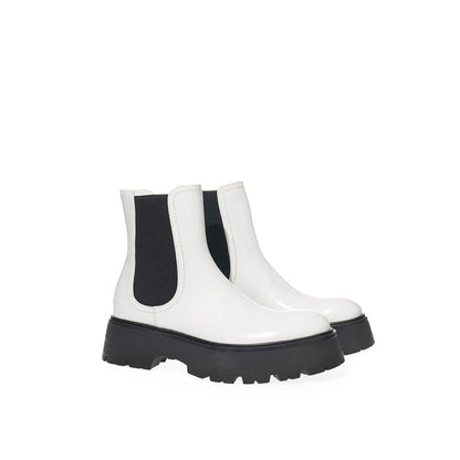 Botines Chelsea de cuero blanco y negro de Alexander McQueen