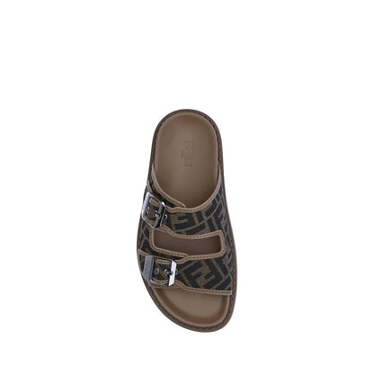 Sandalias planas Fendi de piel de becerro marrón Bos Taurus
