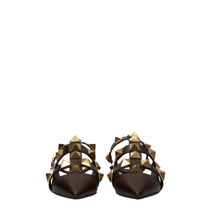 Sandalias planas Valentino Garavani de cuero marrón