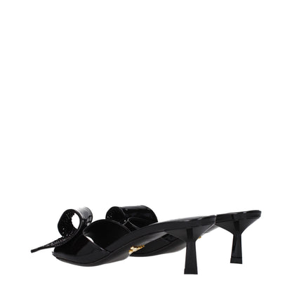 Sandales en cuir noir Prada